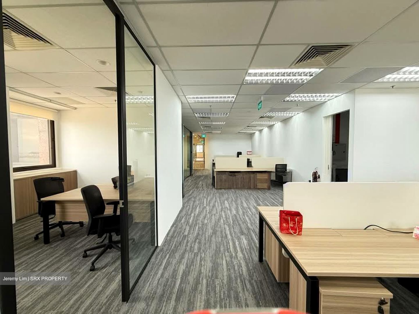 Lippo Centre (D2), Office #568089011